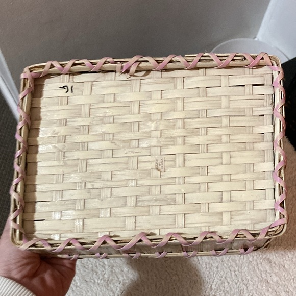 Cute wicker basket with heart designs euc - Picture 8 of 15